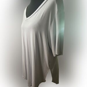 Piko Women's V-Neck Silver Gray Top Size Medium
